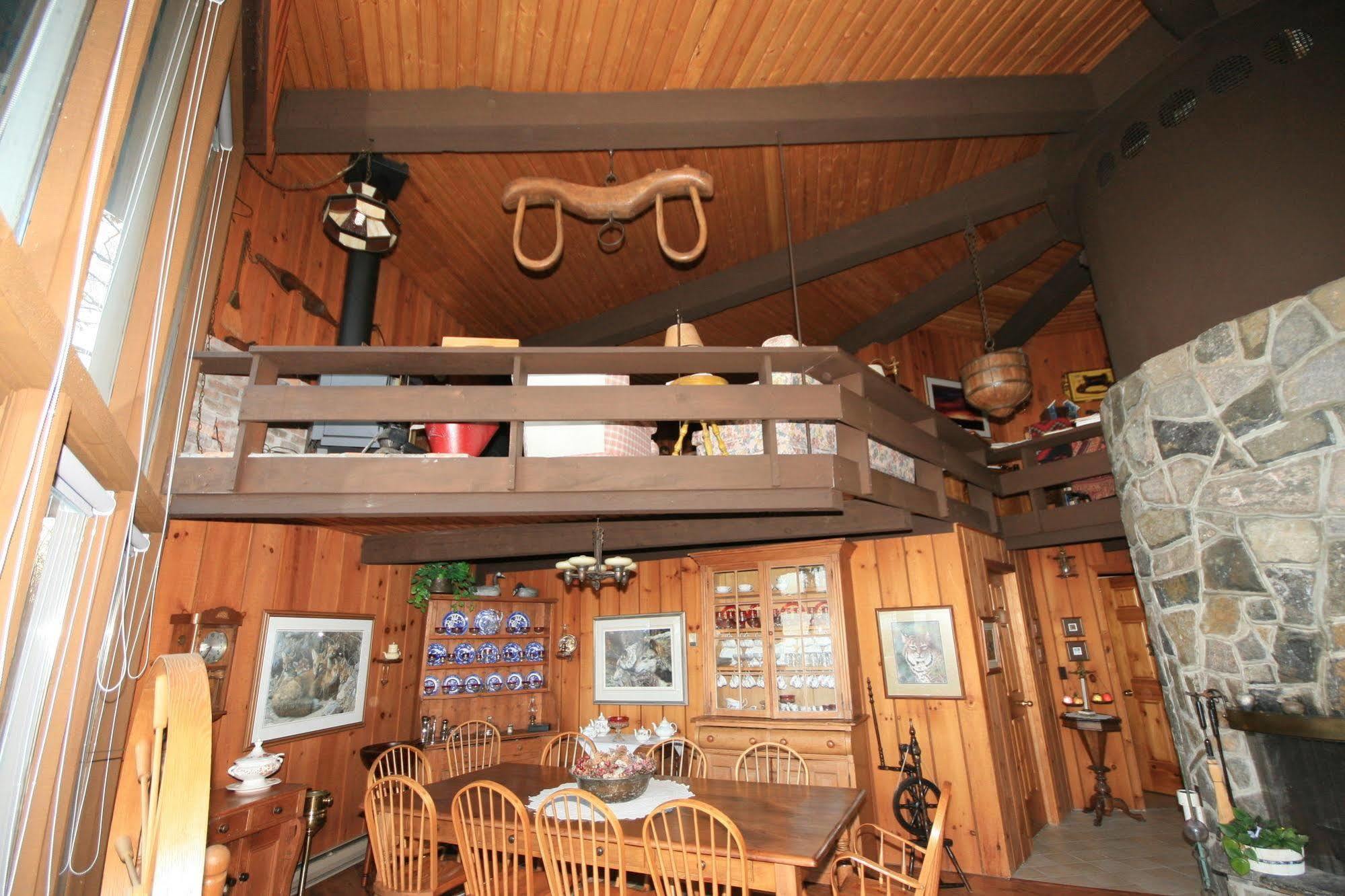 Stouffermill Bed & Breakfast Algonquin Highlands Exterior photo